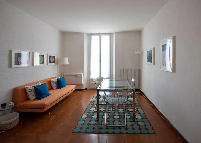 Bright Two-Room Apartment Corso Genova Area